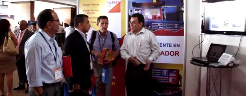 Explicando a los visitantes