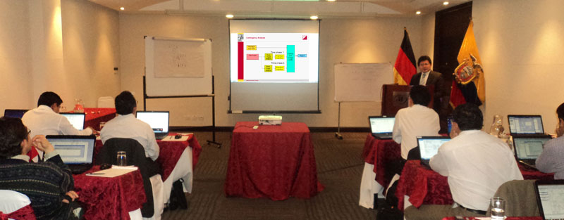 Expositor Manuel Castillo de DIgSILENT